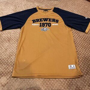 Milwaukee Brewers Lightweight Embroidered Tshirt Size L MLB Baseball Tshirt